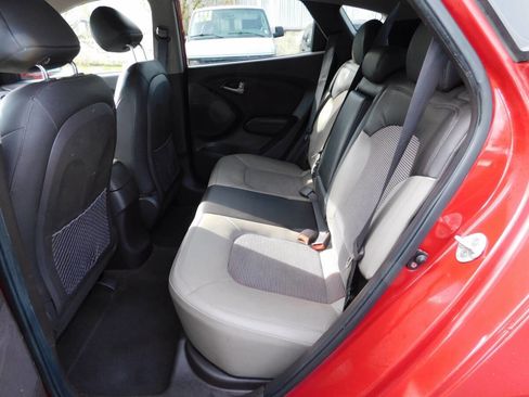 Used 2011 Hyundai Tucson GLS image 6