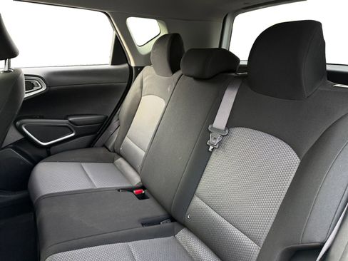 Used 2021 Kia Soul LX image 11