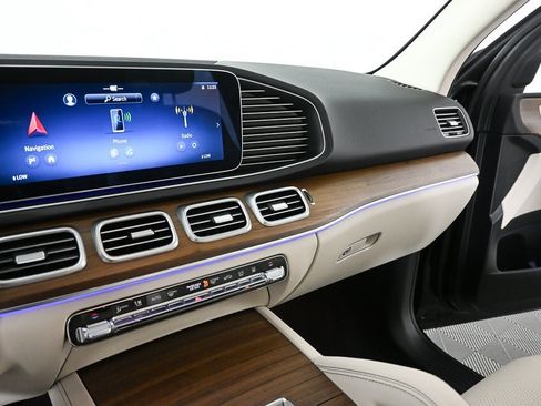 Certified 2025 Mercedes-Benz GLE 450e 4MATIC image 13