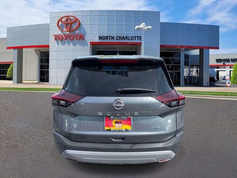 Used 2023 Nissan Rogue S image 8