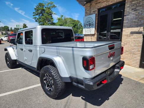 Used 2022 Jeep Gladiator Rubicon w/ Cold Weather Group AWD/4WD image 3