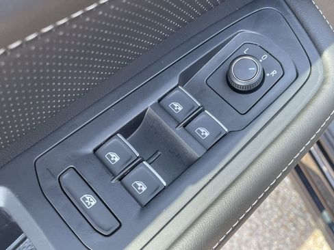 New 2026 Volkswagen Atlas SE image 11