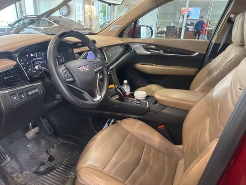 Used 2023 Cadillac XT6 Premium Luxury w/ Platinum Package AWD/4WD image 6