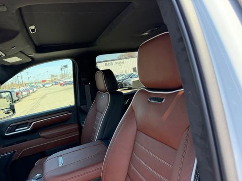 New 2026 GMC Sierra 3500 Denali Ultimate AWD/4WD image 12