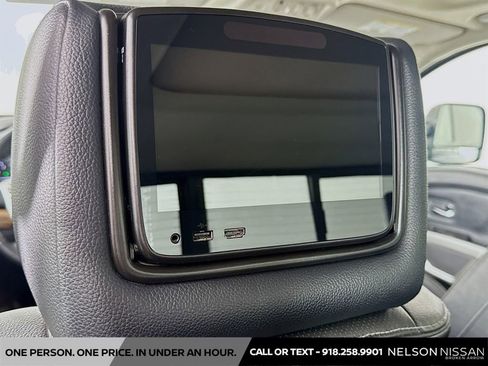 Used 2020 Nissan Titan SL w/ Moonroof Package AWD/4WD image 27