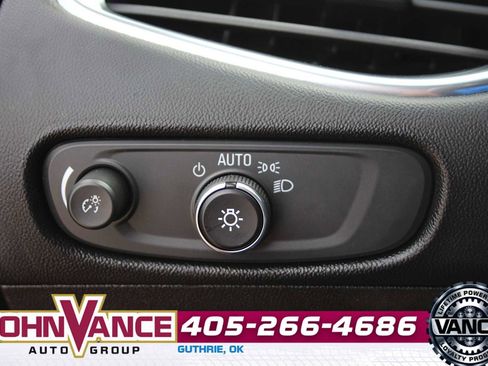 Used 2021 Chevrolet Malibu LT w/ Leather Package image 28