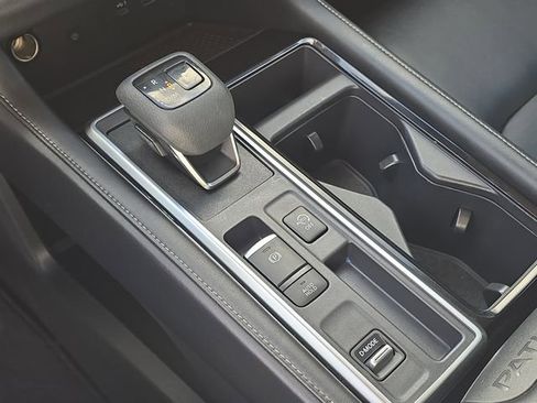 Certified 2023 Nissan Pathfinder SL FWD image 27