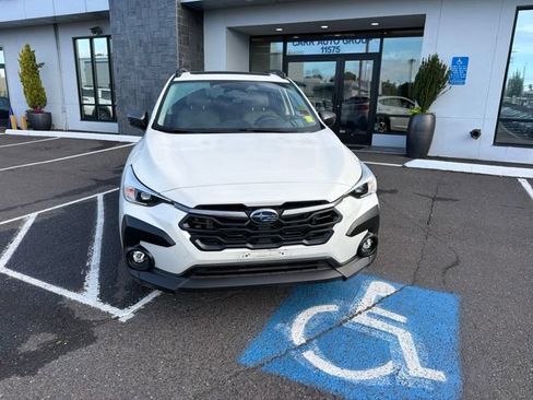 Used 2024 Subaru Crosstrek 2.0i Premium AWD/4WD image 2