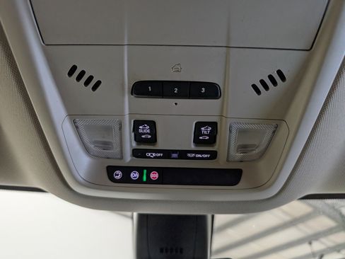 Used 2020 Buick Enclave Essence w/ Sound and Sites Package image 29