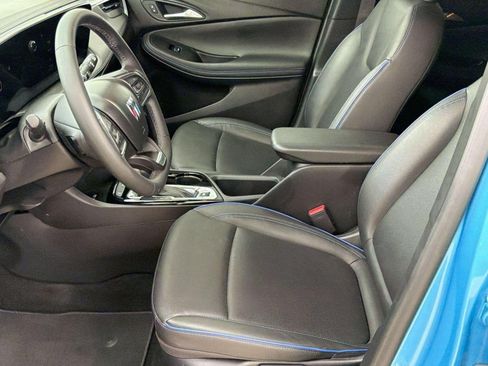 Used 2025 Buick Encore GX Sport Touring w/ Advanced Technology Package FWD image 5
