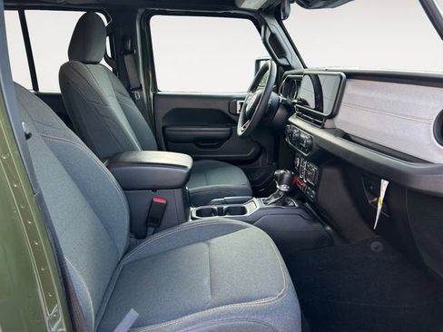 Used 2024 Jeep Wrangler Unlimited image 14