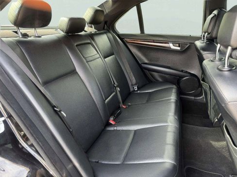 Used 2011 Mercedes-Benz C 300 Sport image 36