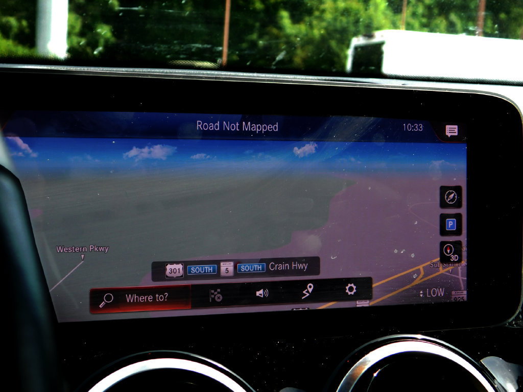 Used 2021 Mercedes-Benz GLB 250 4MATIC w/ Premium Package image 19