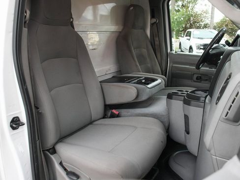 Used 2014 Ford E-350 and Econoline 350 Super Duty w/ Power Windows & Locks Group image 29