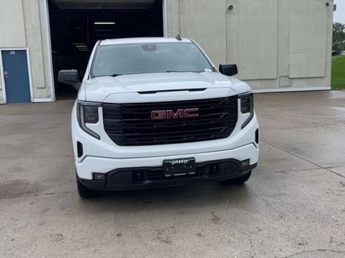 Used 2023 GMC Sierra 1500 Elevation w/ X31 Off-Road Package AWD/4WD image 3