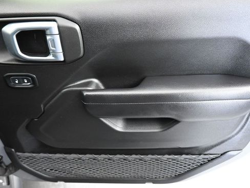 Used 2021 Jeep Wrangler Rubicon image 34