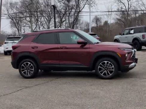 Certified 2025 Chevrolet TrailBlazer LT image 2