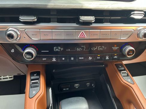Used 2024 Kia Telluride SX Prestige X-Pro AWD/4WD image 15