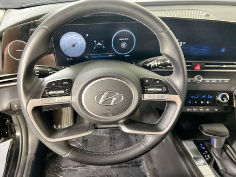Used 2023 Hyundai Elantra SEL w/ Convenience Package FWD image 11