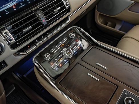 Used 2023 Lincoln Navigator L Reserve AWD/4WD image 26