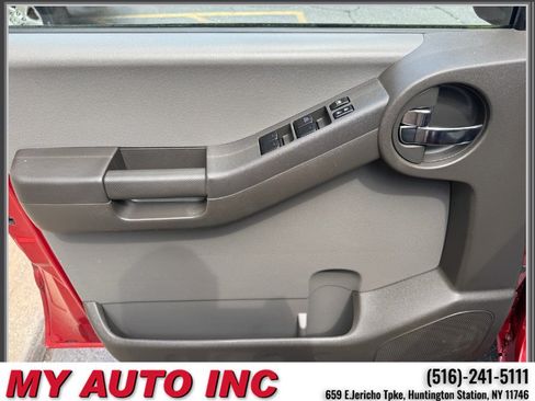 Used 2014 Nissan Xterra X AWD/4WD image 23