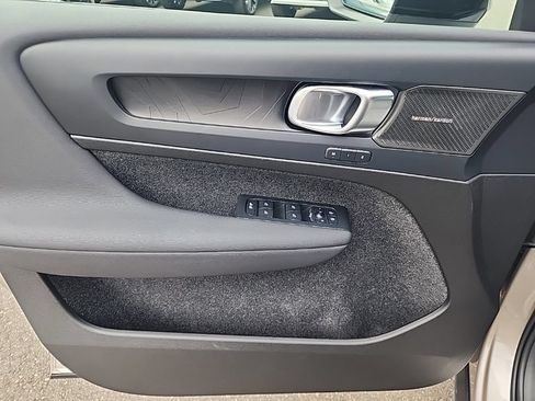 Used 2023 Volvo XC40 Recharge Ultimate w/ Protection Package Premier AWD/4WD image 10