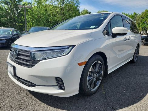 Certified 2023 Honda Odyssey Elite image 3