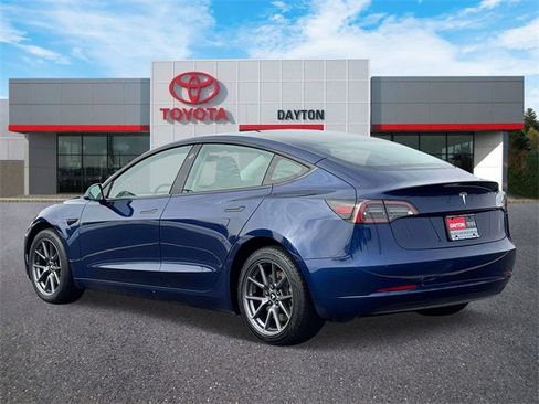 Used 2023 Tesla Model 3 Standard Range image 4