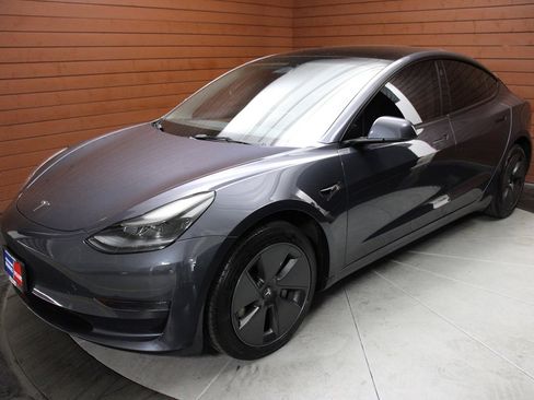 Used 2023 Tesla Model 3 Standard Range image 8
