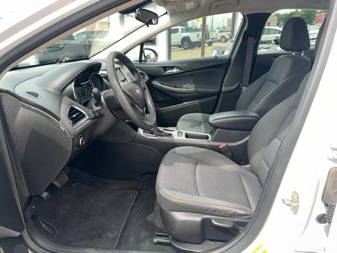 Used 2016 Chevrolet Cruze LS FWD image 10