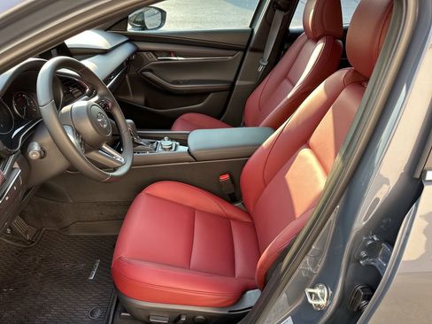 New 2026 MAZDA MAZDA3 Carbon image 25