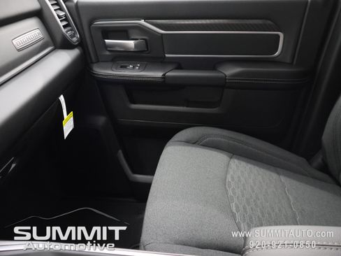 New 2026 RAM 2500 Big Horn AWD/4WD image 13