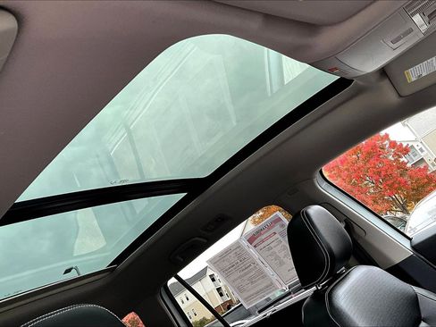 Used 2023 Volkswagen Atlas SEL image 21