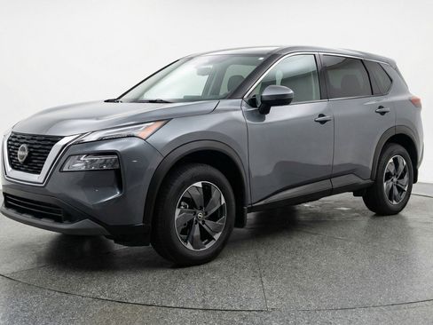 Used 2025 Nissan Rogue SV AWD/4WD image 3