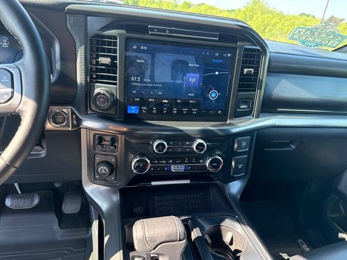 Used 2025 Ford F150 Lariat w/ Equipment Group 502A High AWD/4WD image 18