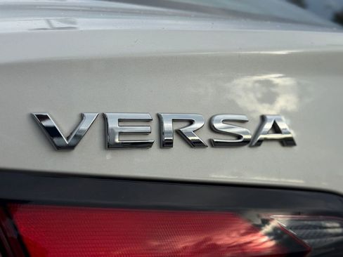 Used 2020 Nissan Versa SV image 11