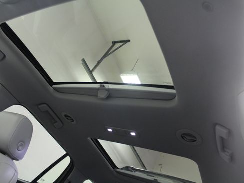 Used 2017 GMC Acadia SLT image 12