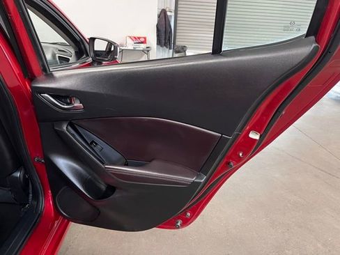 Used 2017 MAZDA MAZDA3 Touring FWD image 15