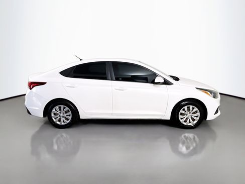 Used 2020 Hyundai Accent SE FWD image 11