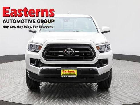 Used 2022 Toyota Tacoma SR image 2