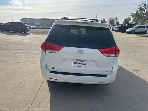 Used 2013 Toyota Sienna LE FWD image 36