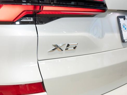 New 2026 BMW X5 xDrive40i w/ M Sport Package AWD/4WD image 13