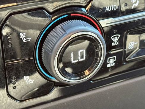 Used 2023 Chevrolet Silverado 1500 LT image 24