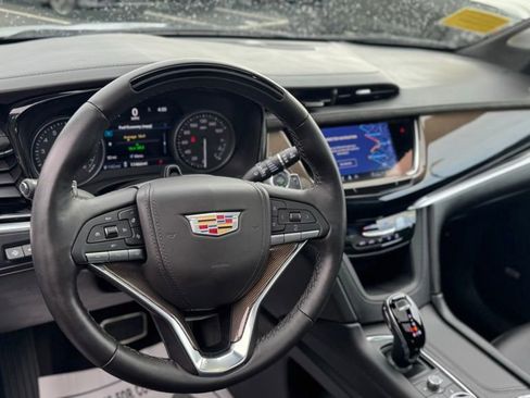 Used 2025 Cadillac XT6 Sport w/ Platinum Package AWD/4WD image 12