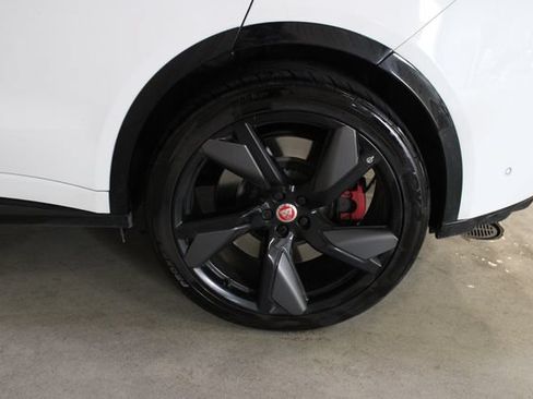 Used 2022 Jaguar F-PACE SVR AWD/4WD image 40