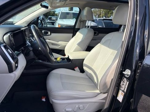 Used 2023 Kia Sorento S w/ Panoramic Sunroof Package FWD image 14