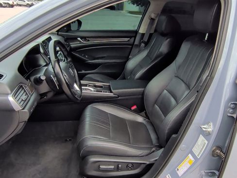Used 2022 Honda Accord Touring image 12