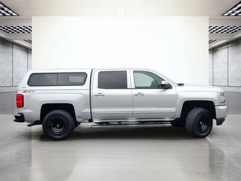 Used 2018 Chevrolet Silverado 1500 LT w/ All Star Edition AWD/4WD image 7
