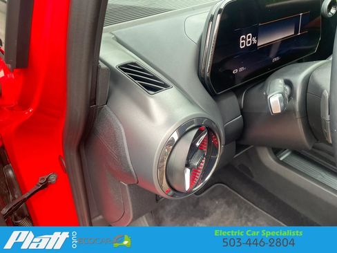 Used 2025 Chevrolet Equinox EV RS FWD image 24