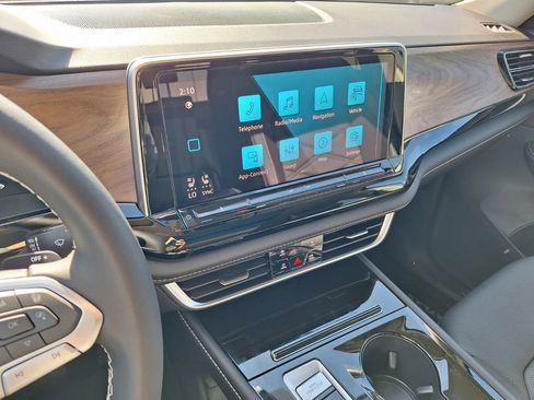 New 2026 Volkswagen Atlas SE FWD image 13